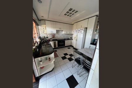 Casa à venda com 3 quartos, 175m² em Jardim Maristela, São Paulo