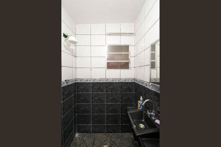 Banheiro de casa para alugar com 2 quartos, 60m² em Vila Santa Clara, São Paulo