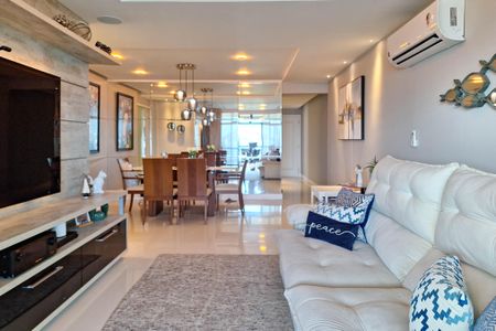 Sala de apartamento para alugar com 4 quartos, 151m² em Camboinhas, Niterói