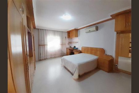 Casa à venda com 3 quartos, 262m² em Vila Aparecida s, São Paulo