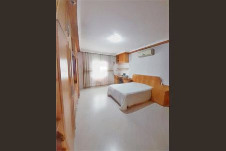 Casa à venda com 3 quartos, 262m² em Vila Aparecida s, São Paulo