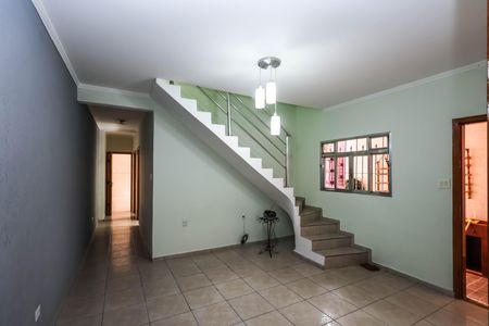 Sala de casa para alugar com 4 quartos, 295m² em Vila Liviero, São Paulo