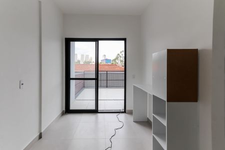 Sala / Cozinha de apartamento para alugar com 1 quarto, 34m² em Vila Sonia, São Paulo
