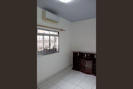 sala de casa para alugar com 2 quartos, 115m² em Vila Yolanda, Osasco