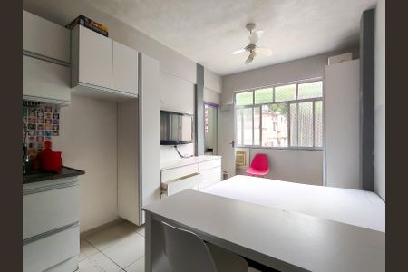 Estúdio de kitnet/studio para alugar com 1 quarto, 32m² em Grajaú, Rio de Janeiro