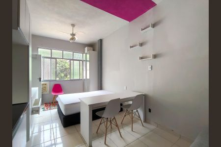 Estúdio de kitnet/studio para alugar com 1 quarto, 32m² em Grajaú, Rio de Janeiro