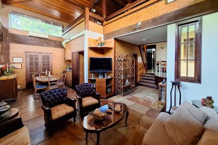 Sala 1 de casa para alugar com 4 quartos, 241m² em Matapaca, Niterói