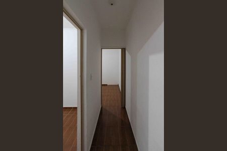 Corredor de casa para alugar com 2 quartos, 70m² em Vila Elze, São Paulo