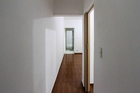 Corredor de casa para alugar com 2 quartos, 70m² em Vila Elze, São Paulo