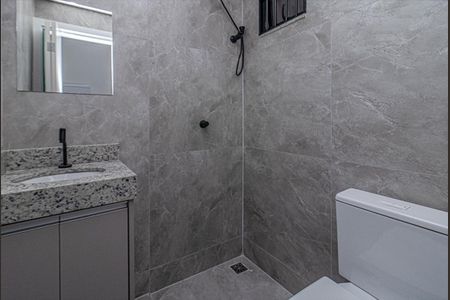 banheiro social_1 de apartamento para alugar com 1 quarto, 38m² em Vila Moinho Velho, São Paulo