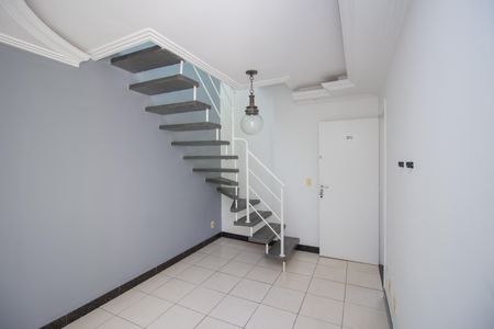 Sala de apartamento para alugar com 2 quartos, 120m² em Cabral, Contagem