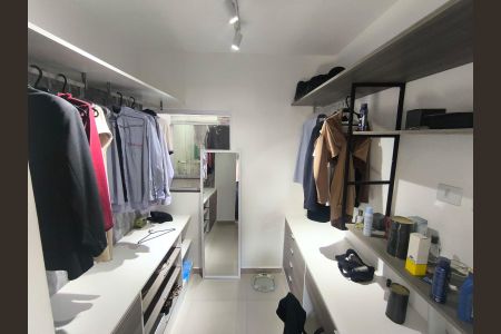 Closet de apartamento para alugar com 2 quartos, 40m² em Vila Canero, São Paulo