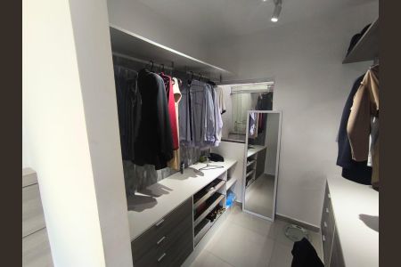 Closet de apartamento para alugar com 2 quartos, 40m² em Vila Canero, São Paulo