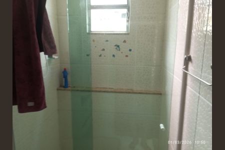 Banheiro de casa de condomínio para alugar com 2 quartos, 60m² em Padre Miguel, Rio de Janeiro