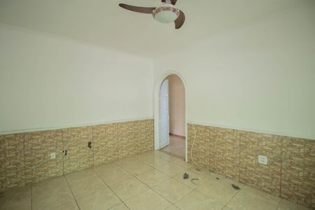 Sala de casa para alugar com 2 quartos, 200m² em Centro, São Gonçalo