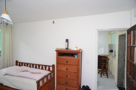 Quarto de casa para alugar com 1 quarto, 60m² em Itanhangá, Rio de Janeiro