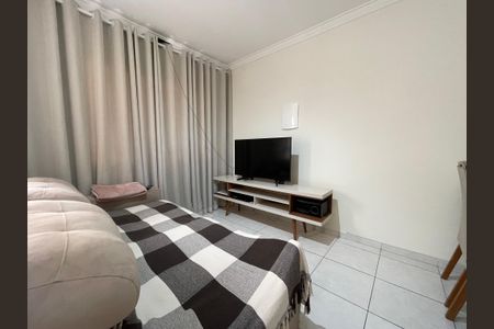 Sala de casa de condomínio à venda com 3 quartos, 170m² em Jardim Cláudia, São Paulo