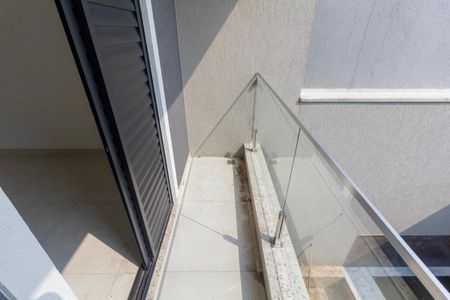 Sacada de casa à venda com 3 quartos, 100m² em Parque Paineiras, São Paulo