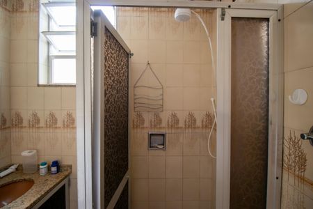 Banheiro de casa para alugar com 1 quarto, 50m² em Irajá, Rio de Janeiro