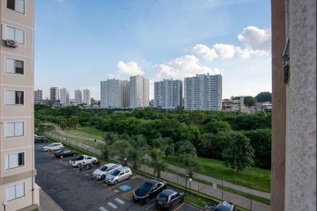 Vista da Sala de apartamento à venda com 2 quartos, 43m² em Vila São Bernardo, Campinas