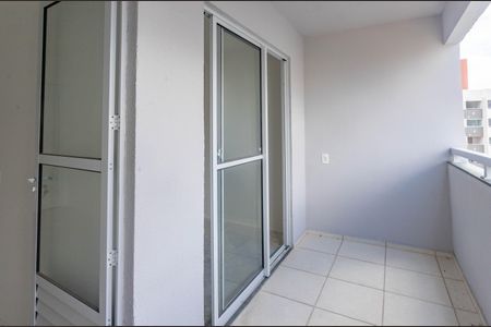 Varanda da sala de apartamento à venda com 2 quartos, 45m² em Canhema, Diadema