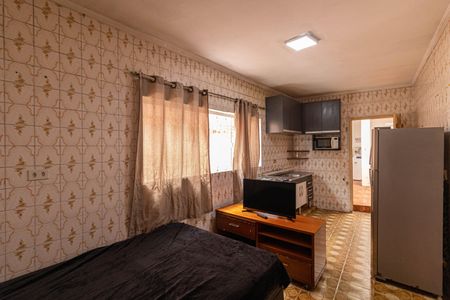 Quarto e Cozinha de casa para alugar com 1 quarto, 30m² em Vila Nhocuné, São Paulo