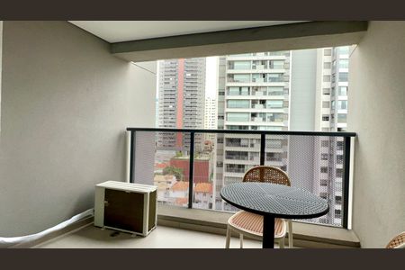 Varanda de kitnet/studio para alugar com 1 quarto, 25m² em Pompeia, São Paulo