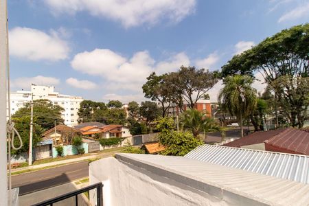 Vista do Quarto 1 de apartamento para alugar com 2 quartos, 56m² em Bacacheri, Curitiba