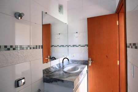 Banheiro da Suíte de casa para alugar com 4 quartos, 140m² em Concórdia, Belo Horizonte