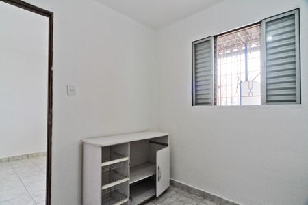 Quarto de casa para alugar com 2 quartos, 90m² em Vila Joao Batista, São Paulo