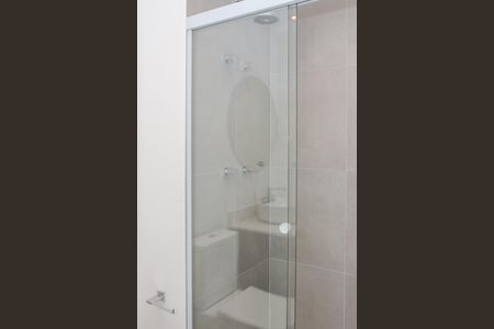 Banheiro de kitnet/studio para alugar com 1 quarto, 30m² em Perdizes, São Paulo