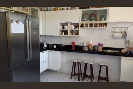 Casa à venda com 3 quartos, 400m² em Arvoredo, Nova Lima