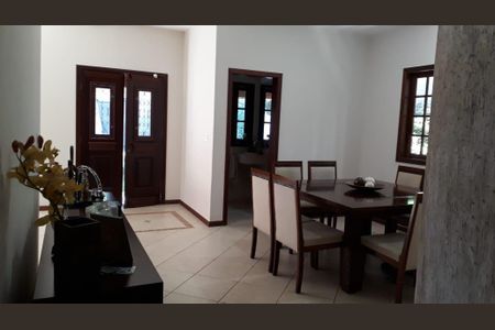 Casa à venda com 3 quartos, 400m² em Arvoredo, Nova Lima