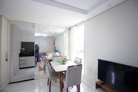 Sala de apartamento à venda com 2 quartos, 45m² em Chácara Cotia, Contagem