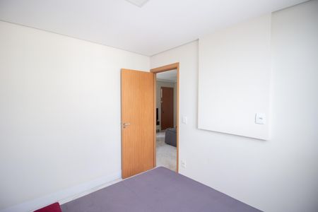 Quarto 1 de apartamento à venda com 2 quartos, 45m² em Chácara Cotia, Contagem