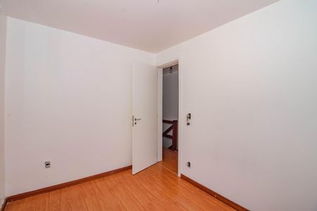 Quarto 2 de casa de condomínio à venda com 4 quartos, 109m² em Jardim Itu, Porto Alegre