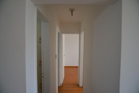 Corredor de apartamento para alugar com 2 quartos, 66m² em Itanhangá, Rio de Janeiro