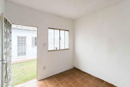 Sala de casa para alugar com 1 quarto, 35m² em Paciência, Rio de Janeiro
