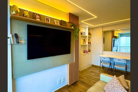 Sala de apartamento à venda com 2 quartos, 53m² em Jardim Vila Galvao, Guarulhos