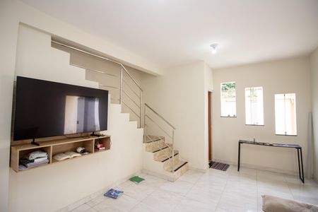 Sala de casa à venda com 3 quartos, 180m² em Nossa Senhora de Fatima, Contagem