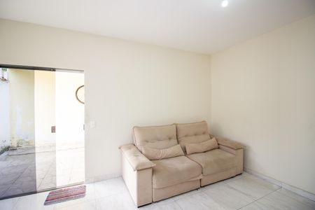 Sala de casa à venda com 3 quartos, 180m² em Nossa Senhora de Fatima, Contagem