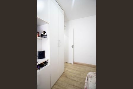 Quarto de apartamento à venda com 2 quartos, 109m² em Jardim Henriqueta, Taboão da Serra