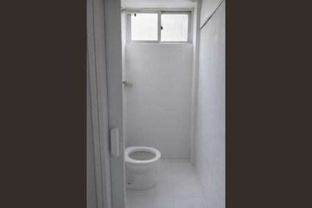 Banheiro de kitnet/studio para alugar com 1 quarto, 35m² em Chacrinha, Nova Iguaçu