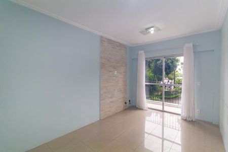 Sala de apartamento para alugar com 3 quartos, 74m² em Parque Tomas Saraiva, São Paulo