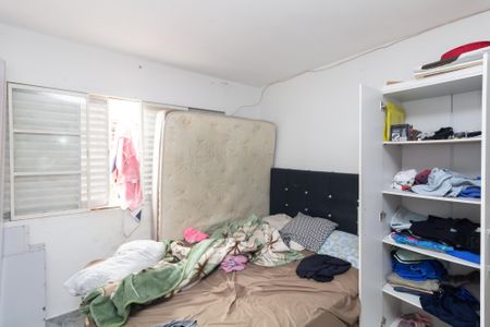 Quarto 2 de casa para alugar com 2 quartos, 60m² em Jardim Robru, São Paulo