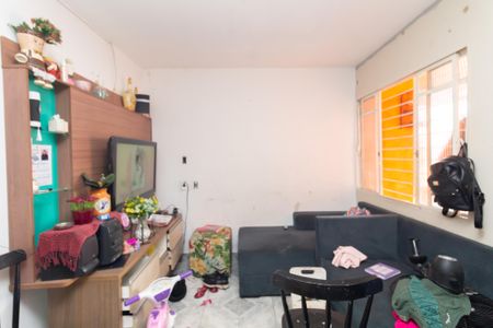 Sala de casa para alugar com 2 quartos, 60m² em Jardim Robru, São Paulo