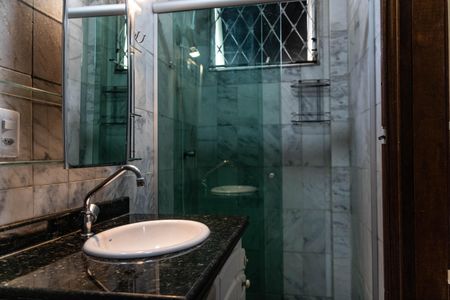 Banheiro da Suíte de apartamento para alugar com 3 quartos, 104m² em Salgado Filho, Belo Horizonte