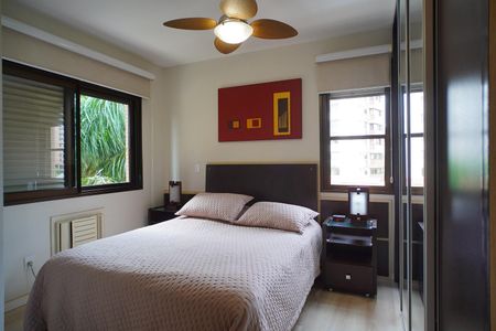 Quarto suíte de apartamento para alugar com 3 quartos, 131m² em São João, Porto Alegre