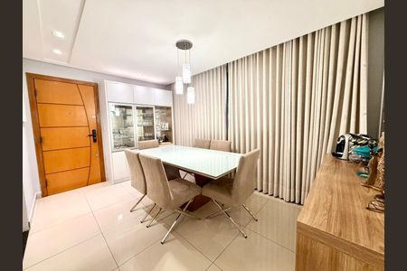 Sala de apartamento à venda com 3 quartos, 80m² em Salgado Filho, Belo Horizonte
