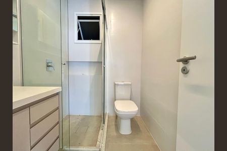 Banheiro de kitnet/studio para alugar com 1 quarto, 50m² em João Paulo, Florianópolis